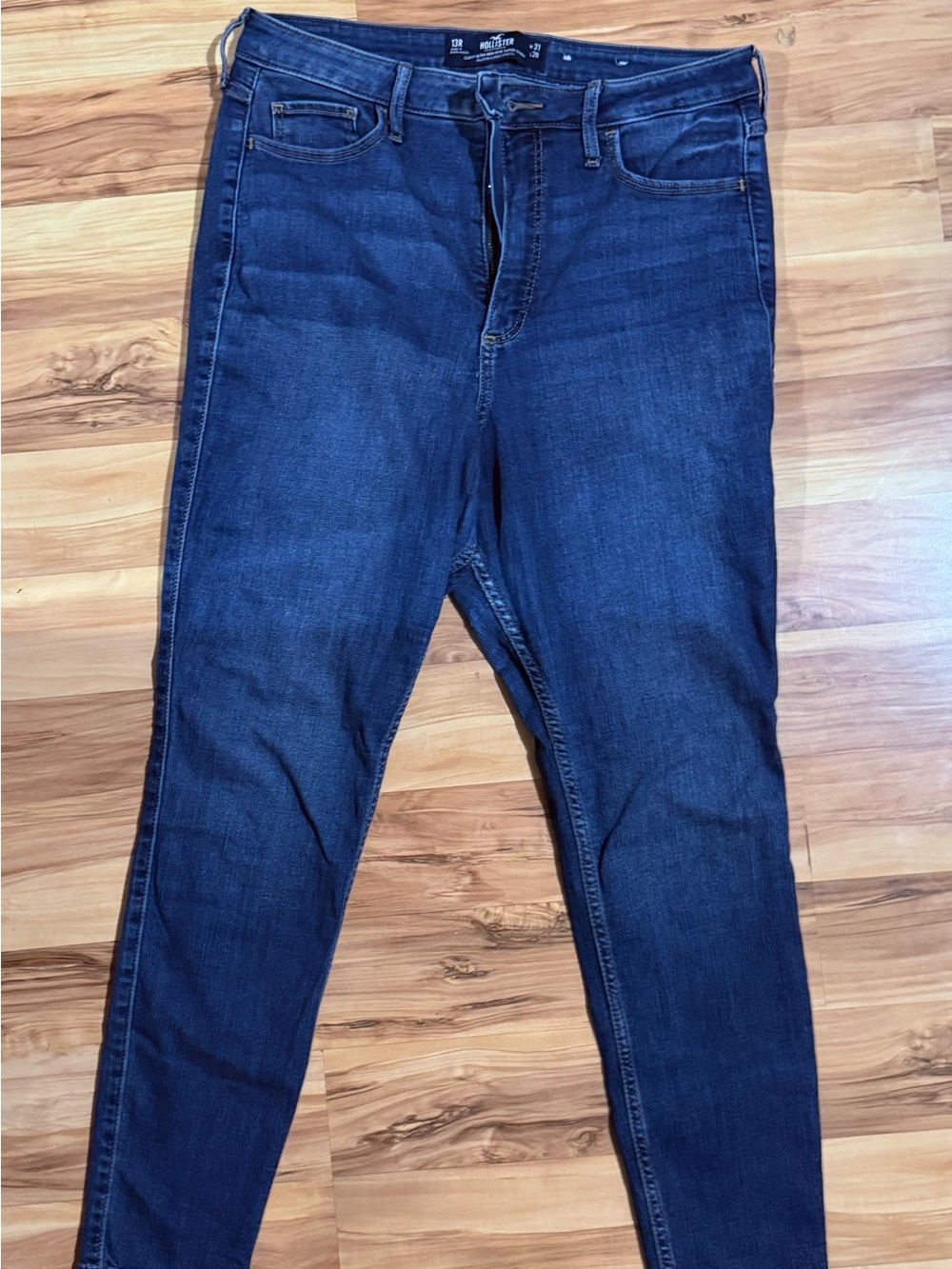 Hollister Women’s Skinny Jeans in Dark Indigo